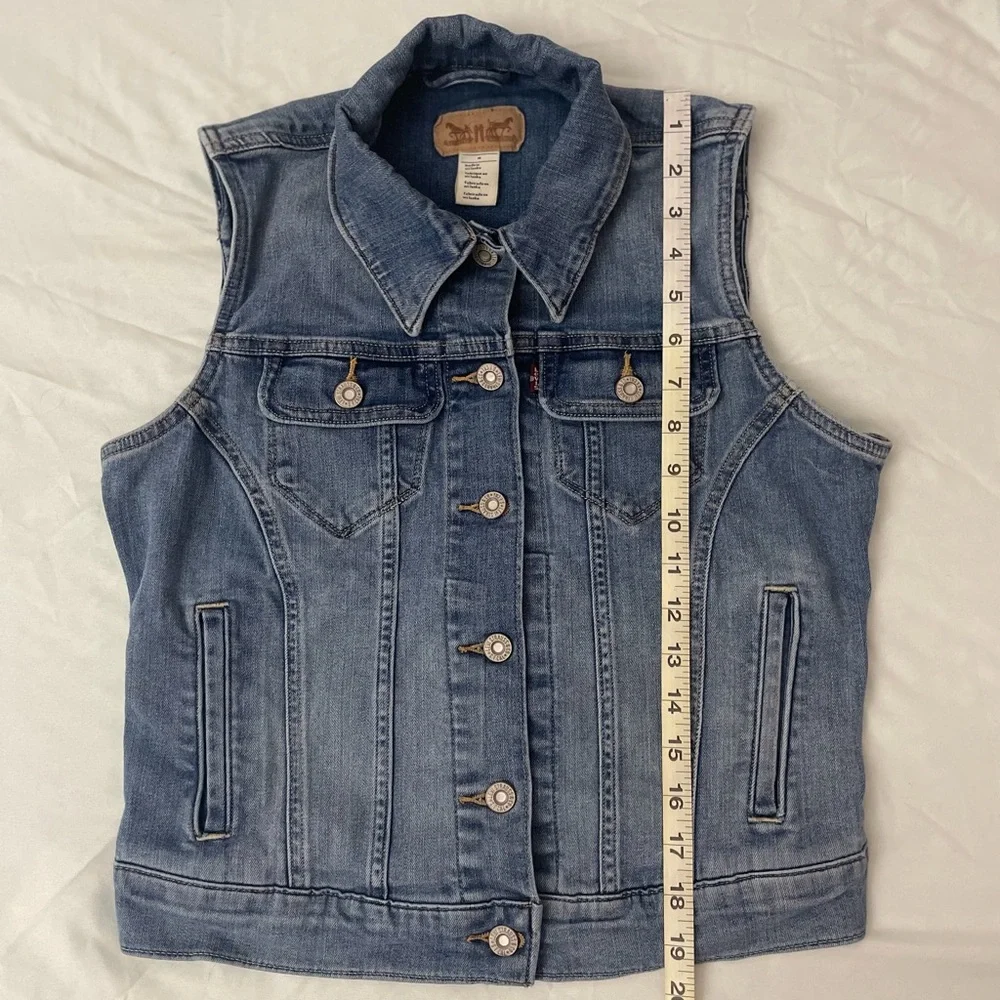 Levi's Washed Blue Denim Vest - Picture 2 of 8